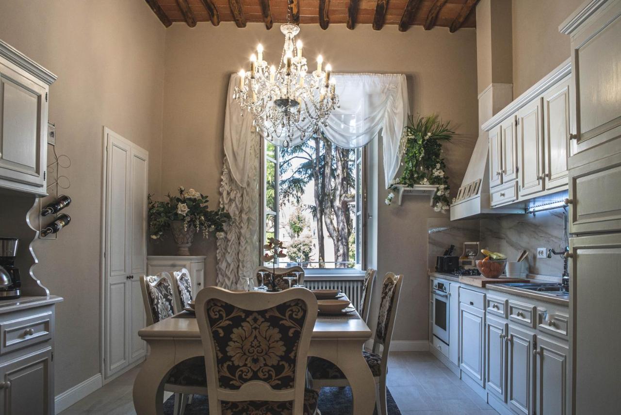 Belvedere Luxury Apartment, View On The Lucca Walls ภายนอก รูปภาพ